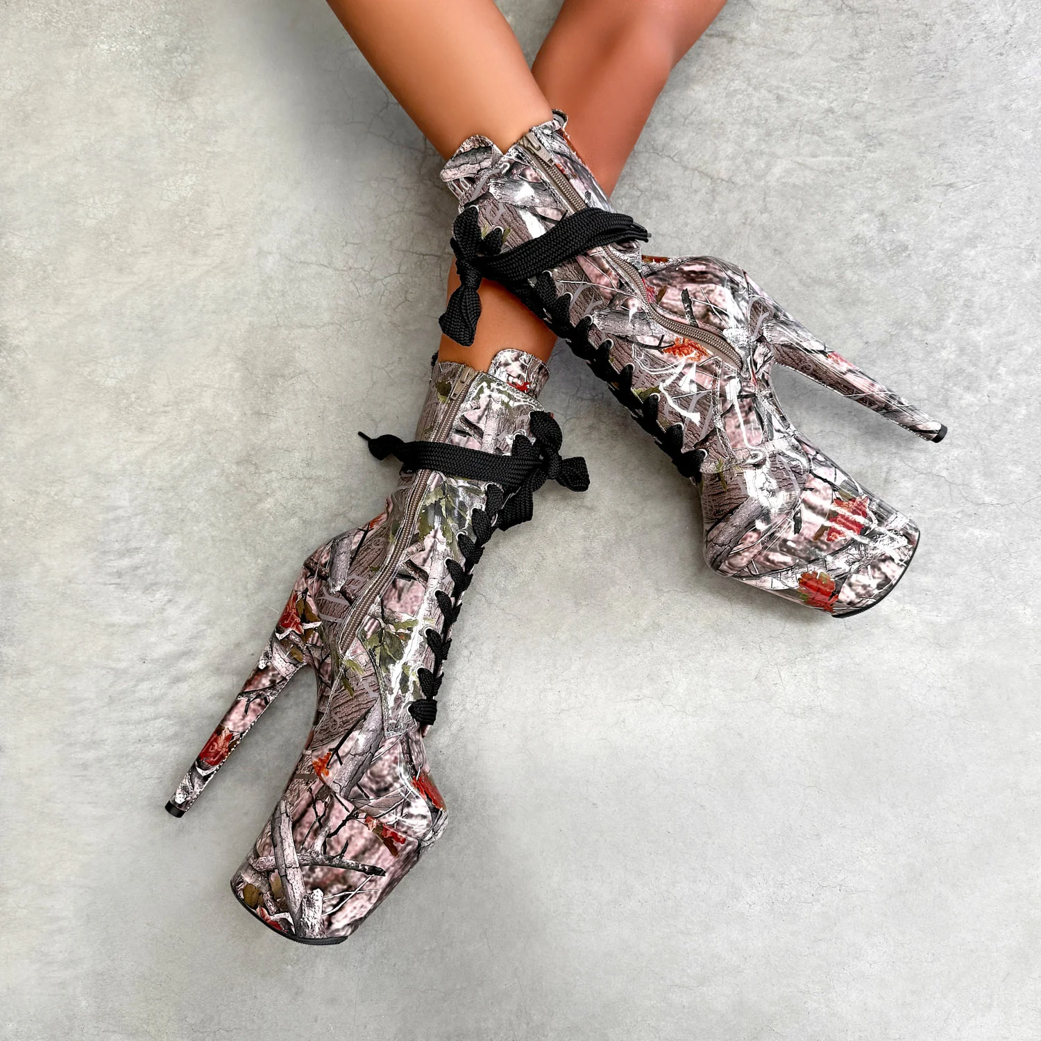 Manhunt - Boot - 8INCH - LIMITED ED.