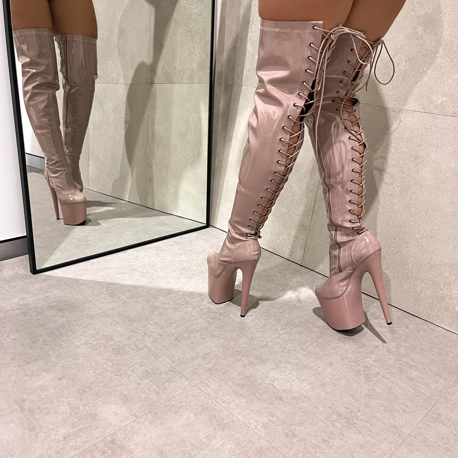 LipKit Thicc Thigh High - Boujee - 8 INCH - Image 3